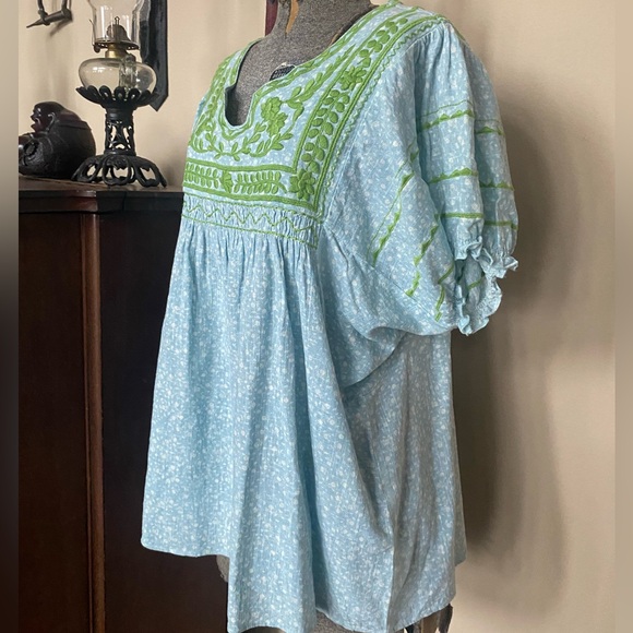 NWOT Sister Mary Floral Texas BoHo Western Embroidered Blue/Green Peasant Top - Picture 3 of 5